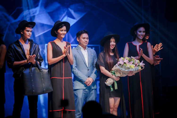 Thi sinh Vietnams Next Top Model 2015 bat ngo lam vedette-Hinh-9